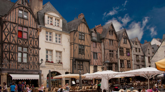 Tours, à 1h de Paris en train !