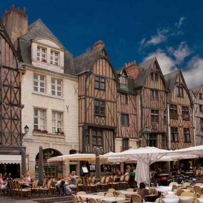 Tours, à 1h de Paris en train !