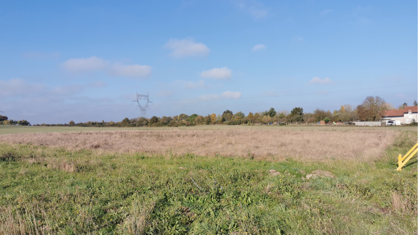 Terrain constructible de 397m2 à Pernay