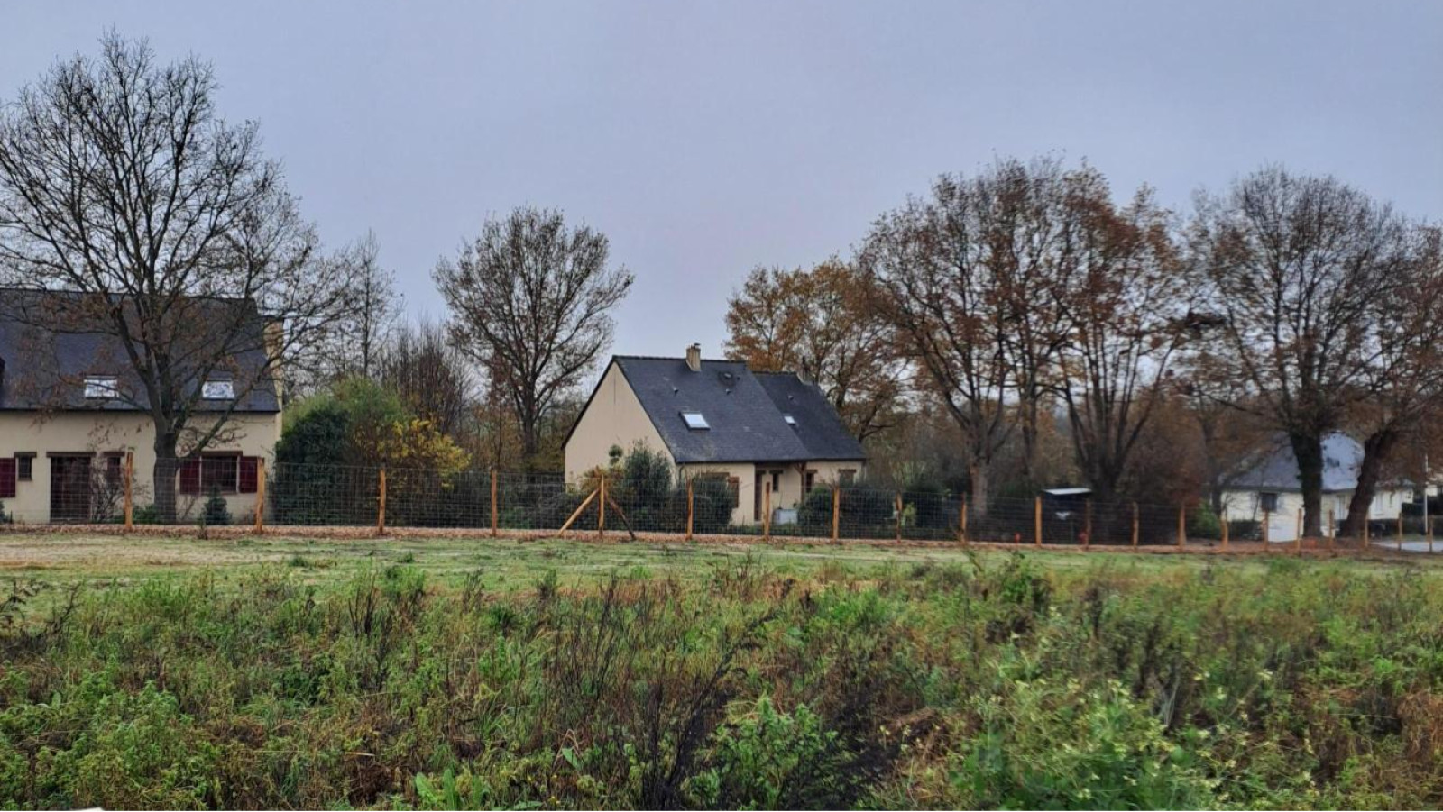 Terrain constructible de 323m2 à Segré-en-Anjou Bleu