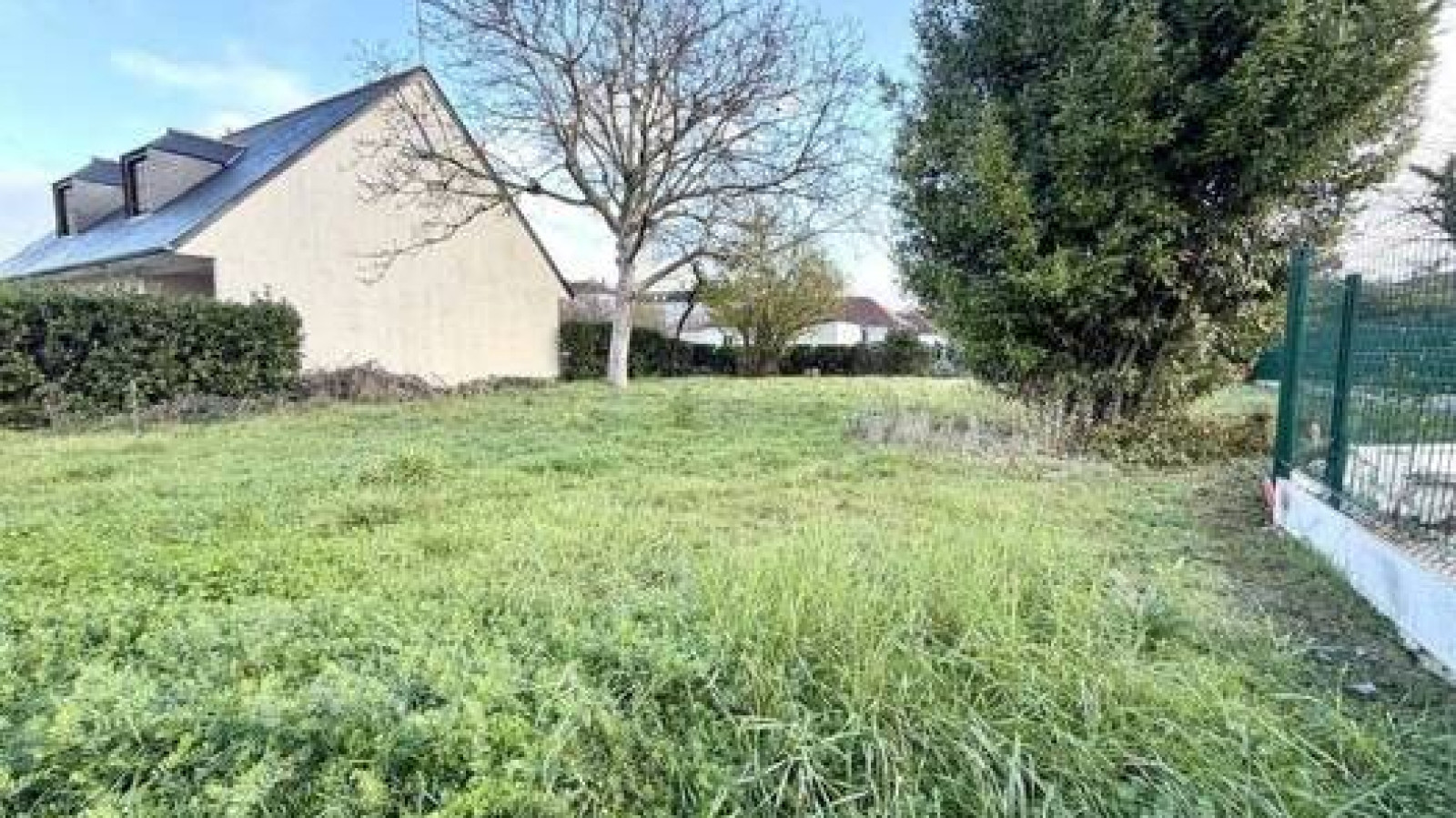 Terrain constructible de 344m2 à Chemillé-en-Anjou