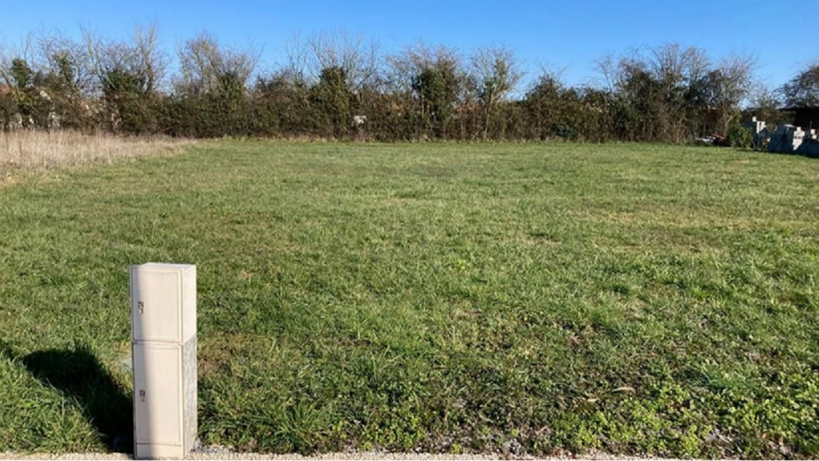 Terrain constructible de 632m2 à Dissay