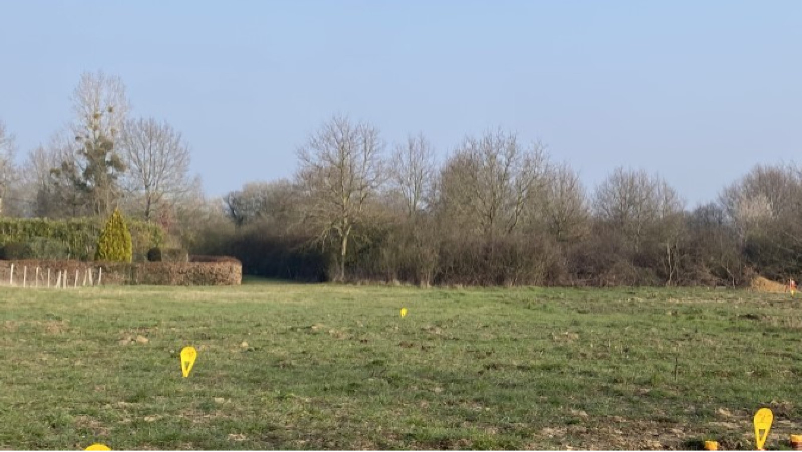 Terrain constructible de 1679m2 à Baugé-en-Anjou