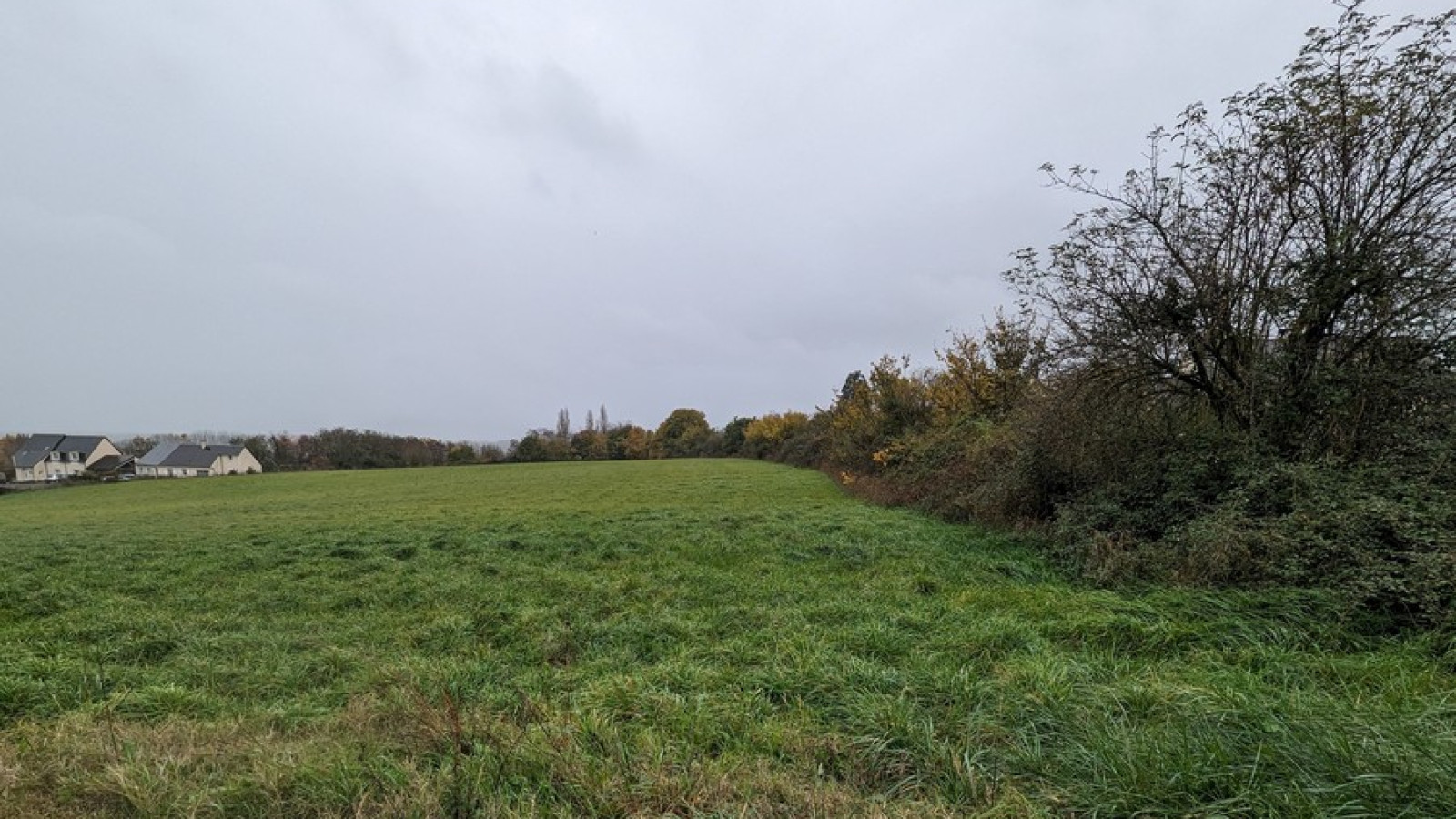 Terrain constructible de 420m2 à Cinq-Mars-la-Pile