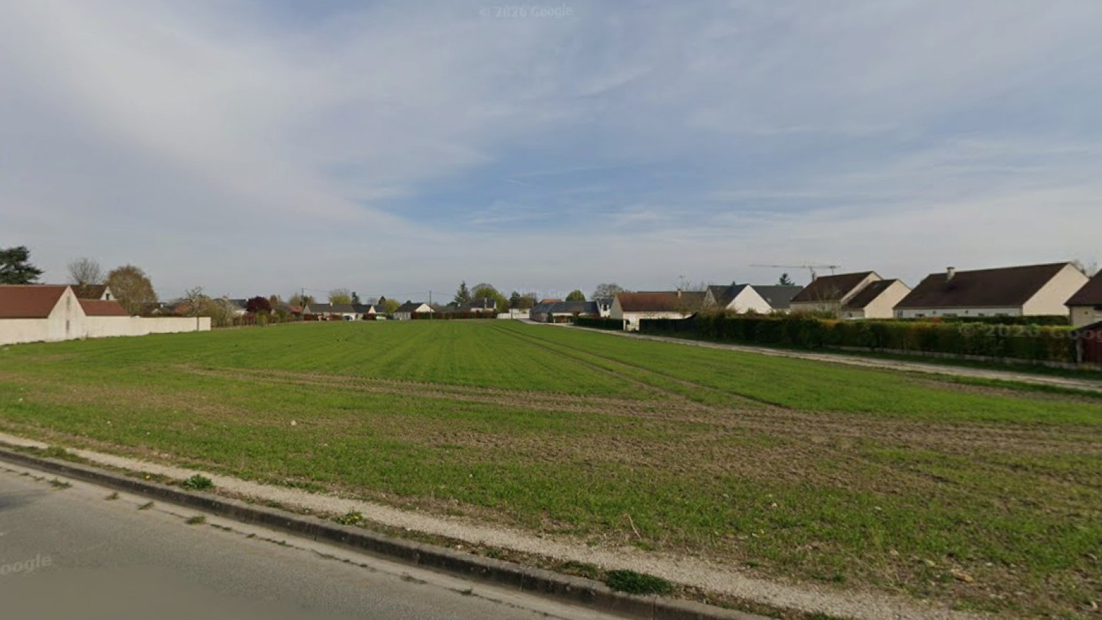 Terrain constructible de 460m2 à Neuville-aux-Bois
