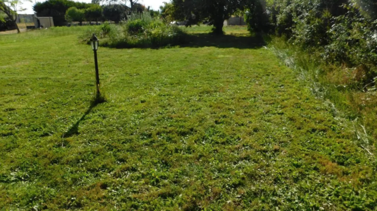 Terrain constructible de 568m2 à Les Hauts-d'Anjou