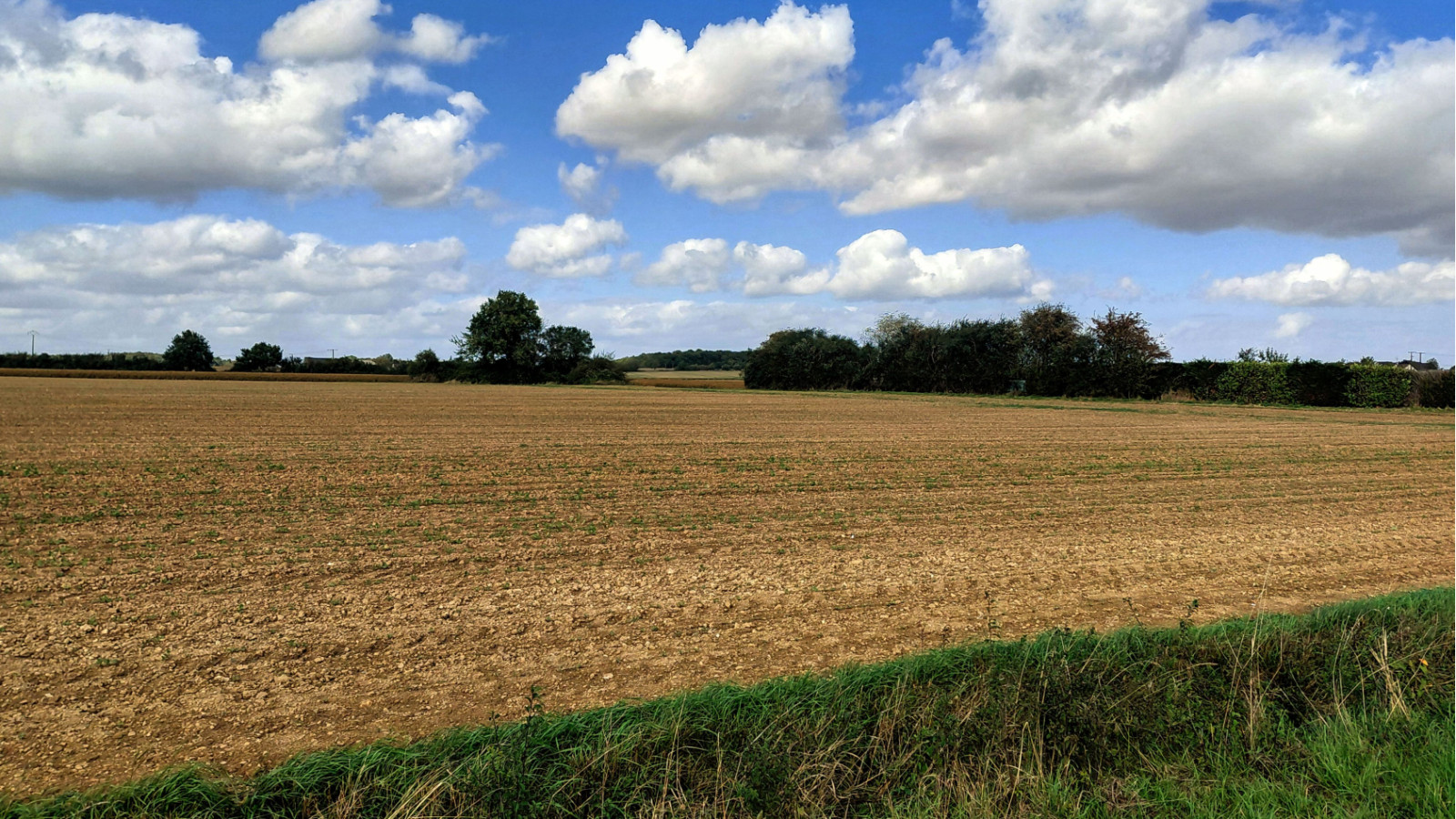 Terrain constructible de 571m2 à Véretz