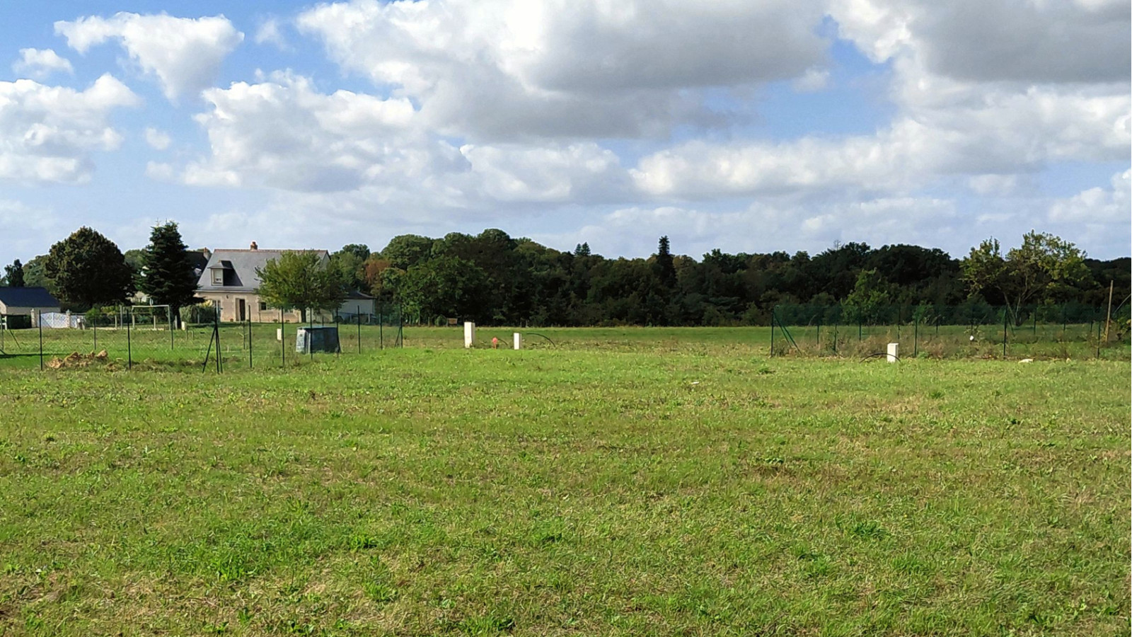 Terrain constructible de 496m2 à Chinon