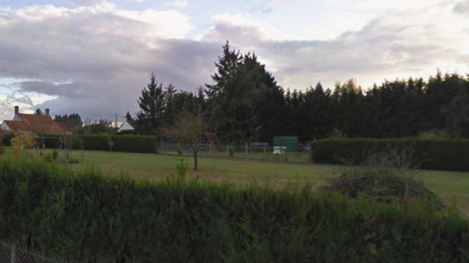 Terrain constructible de 676m2 à Lailly-en-Val
