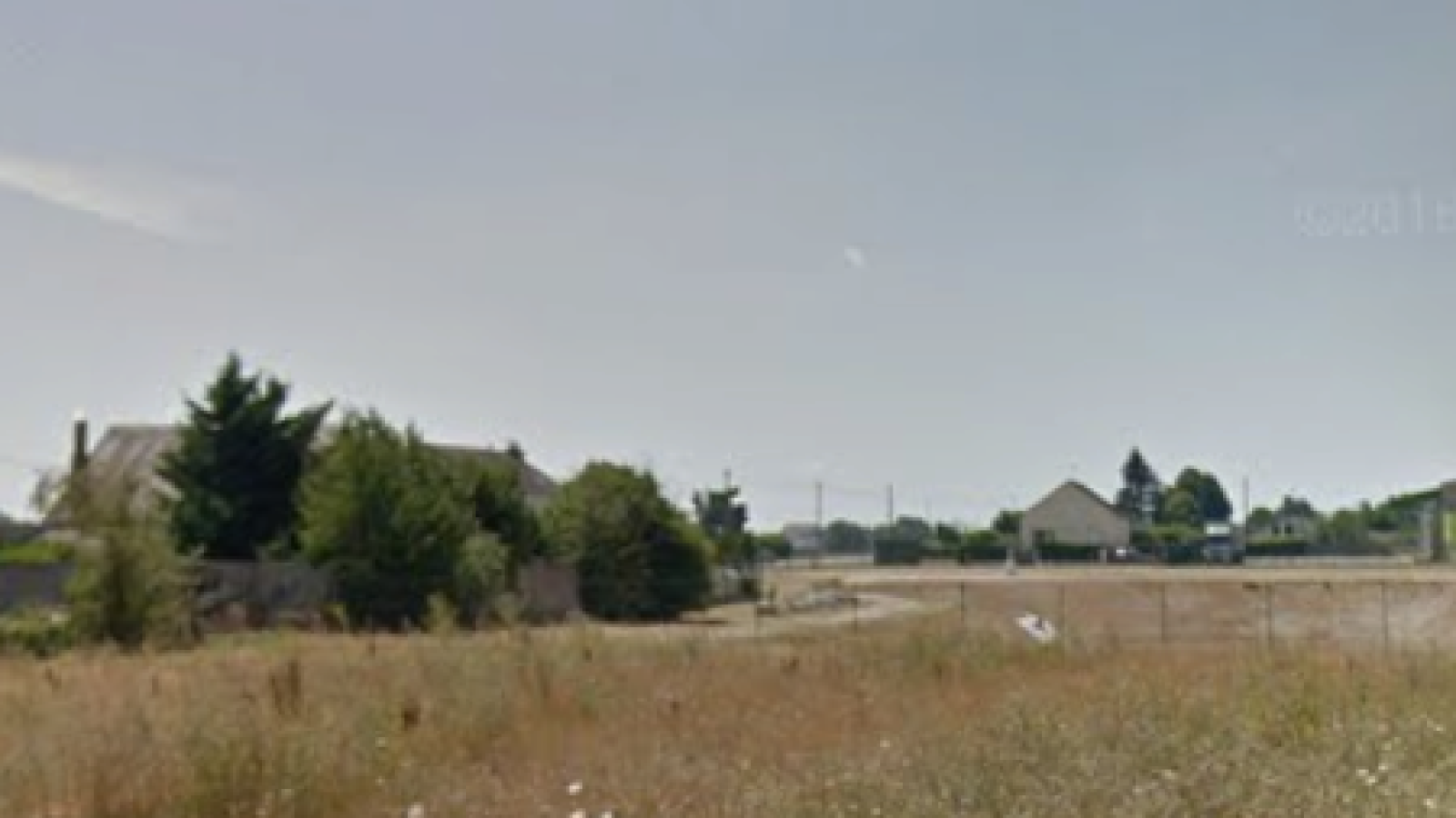 Terrain constructible de 425m2 à Baule