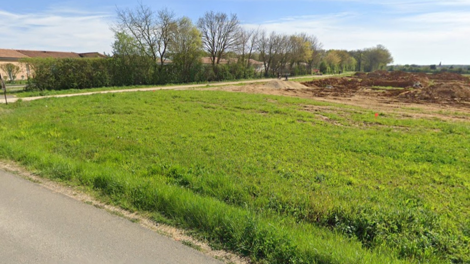 Terrain constructible de 3000m2 à La Chapelle-Moulière