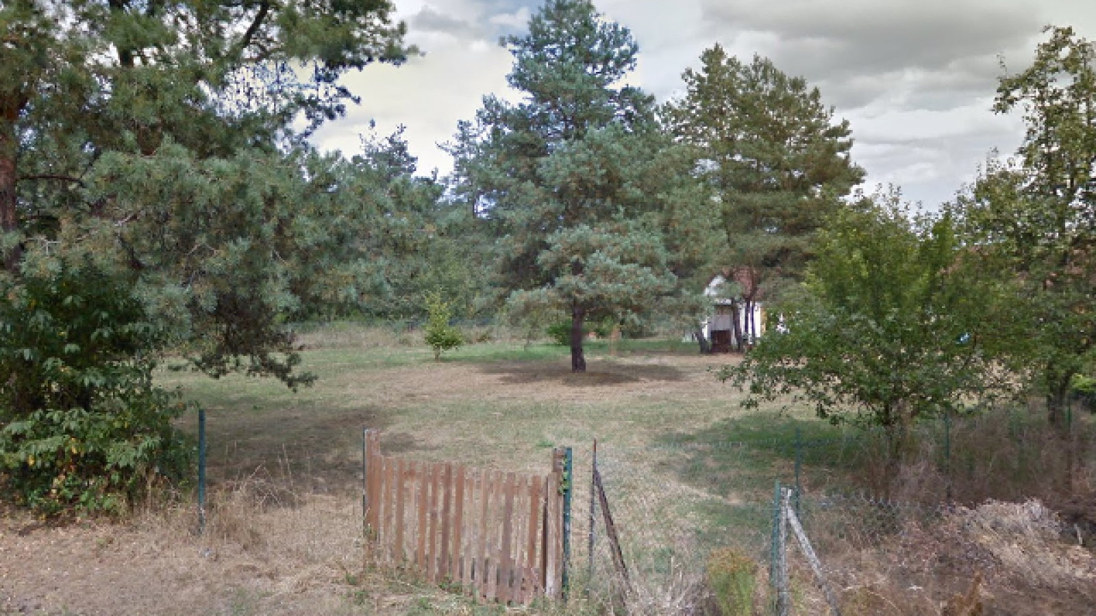 Terrain constructible de 350m2 à Château-Landon