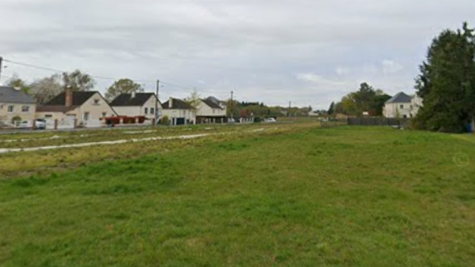 Terrain constructible de 560m2 à Saint-Denis-en-Val