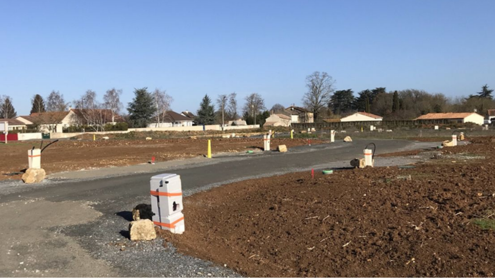 Terrain constructible de 493m2 à Nouaillé-Maupertuis
