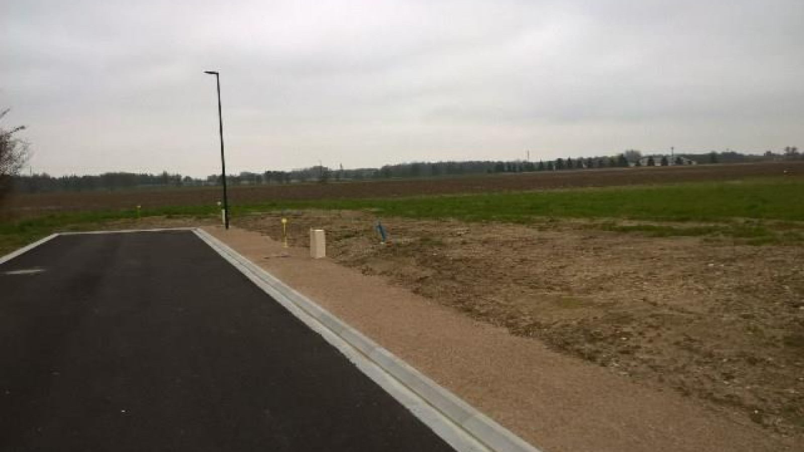 Terrain constructible de 529m2 à Amilly