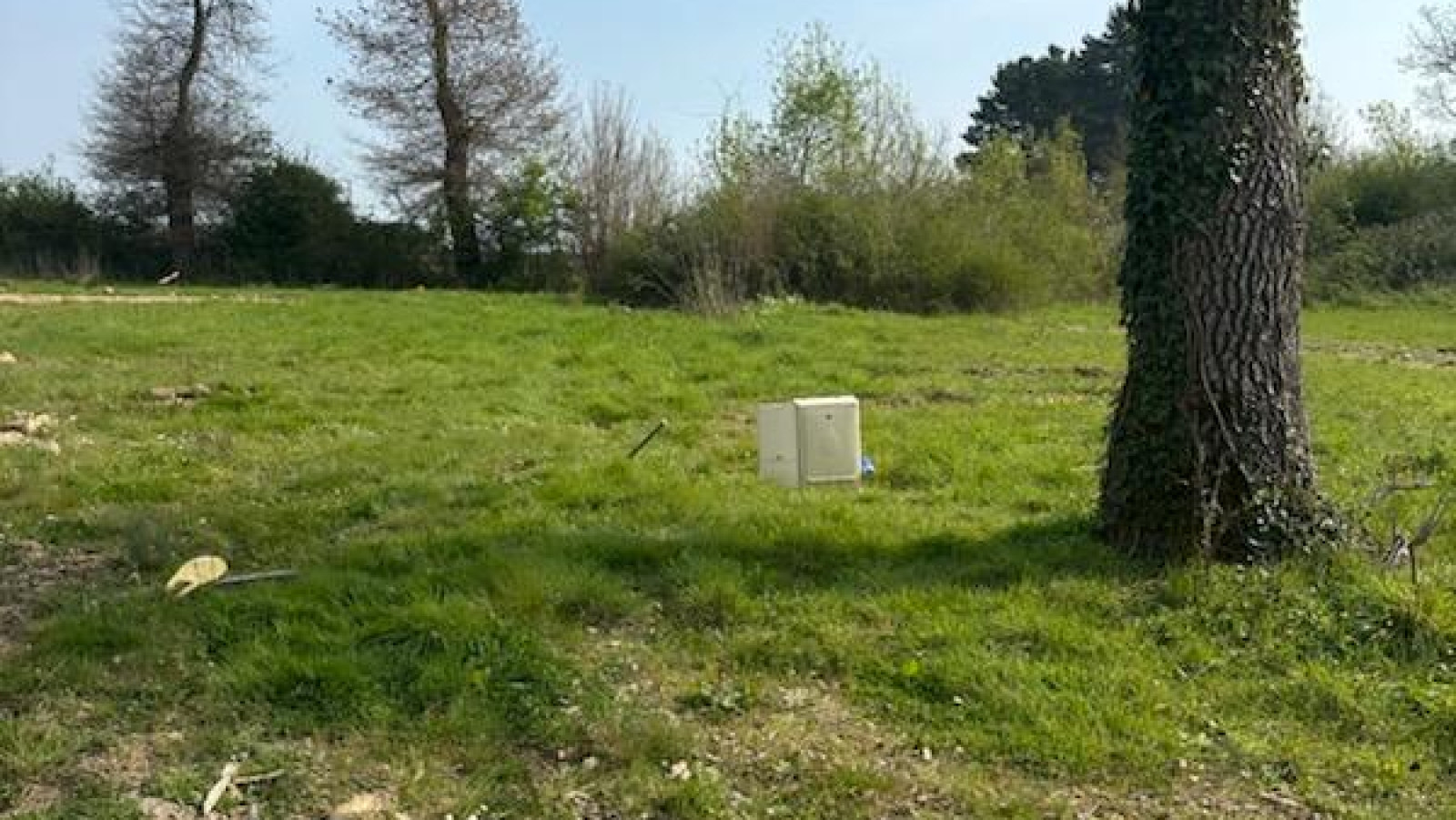 Terrain constructible de 474m2 à Jarzé Villages