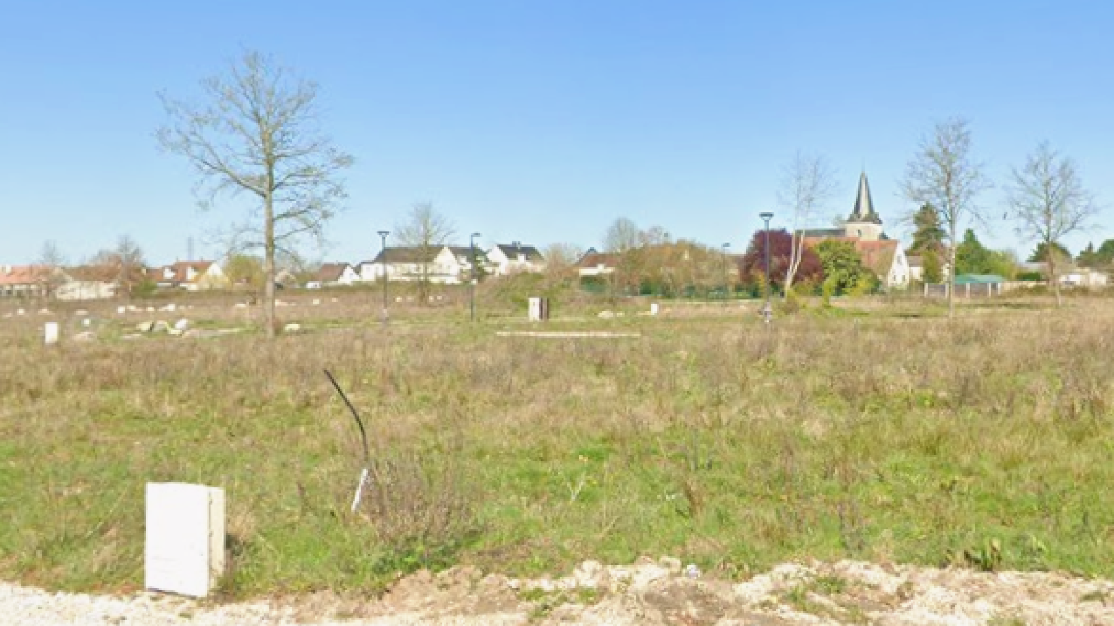 Terrain constructible de 265m2 à Semoy