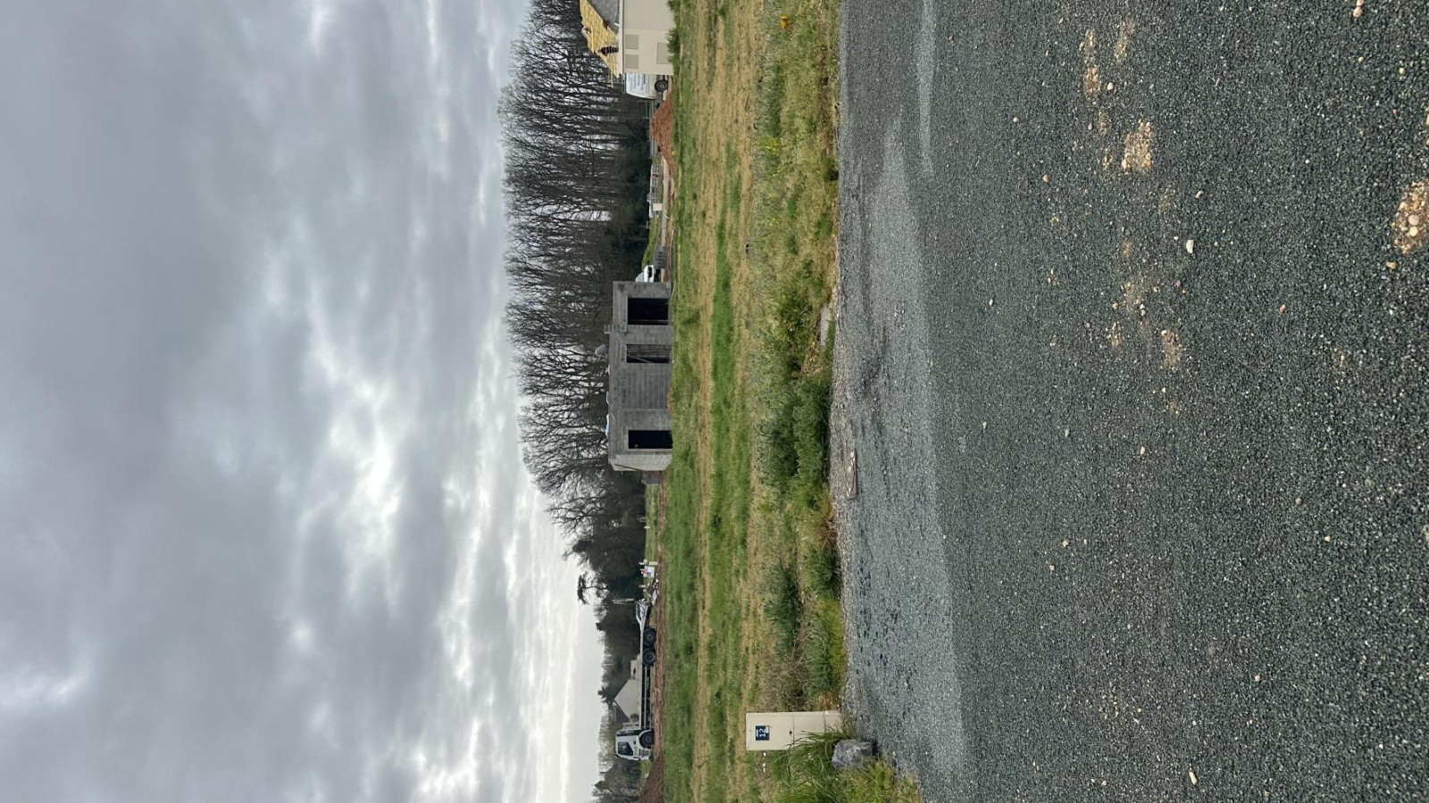 Terrain constructible de 356m2 à Mazé-Milon