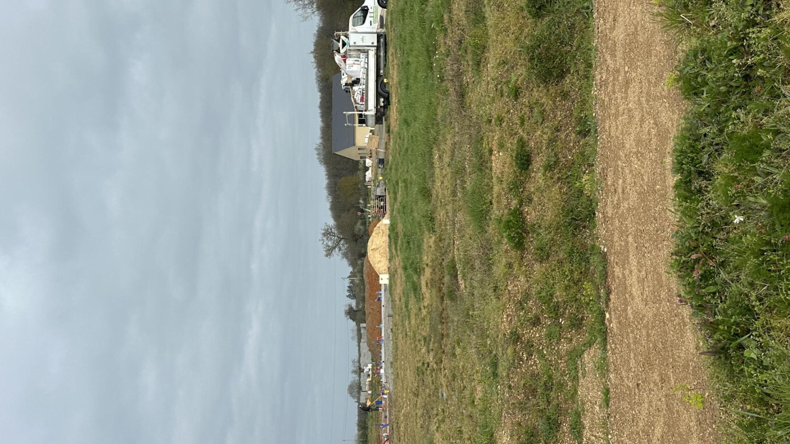 Terrain constructible de 415m2 à Candé
