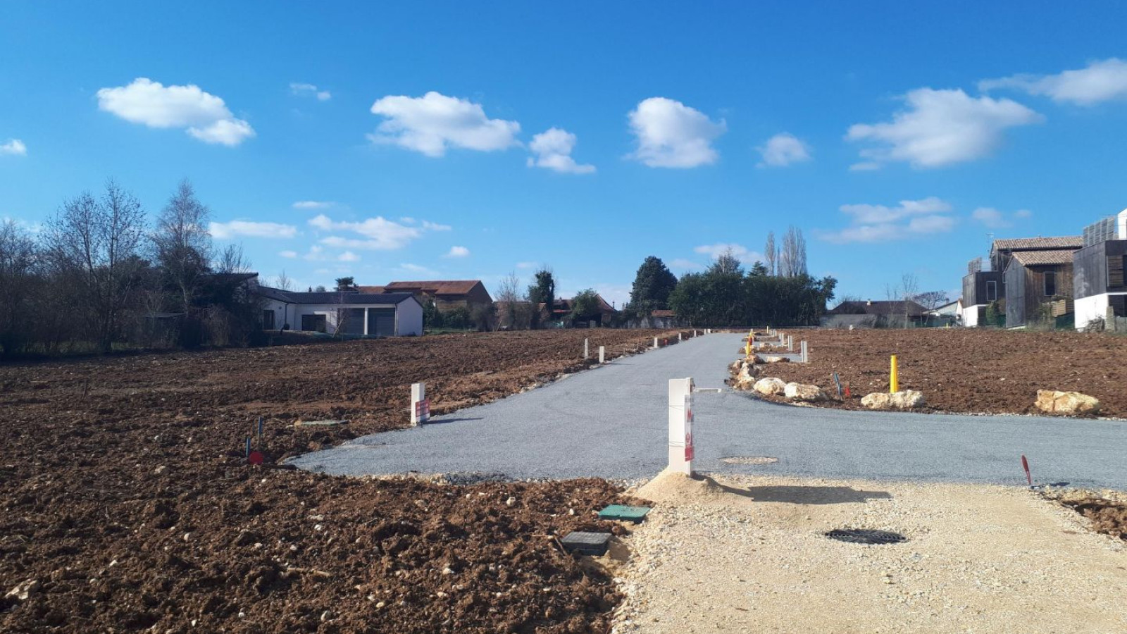 Terrain constructible de 791m2 à Nouaillé-Maupertuis