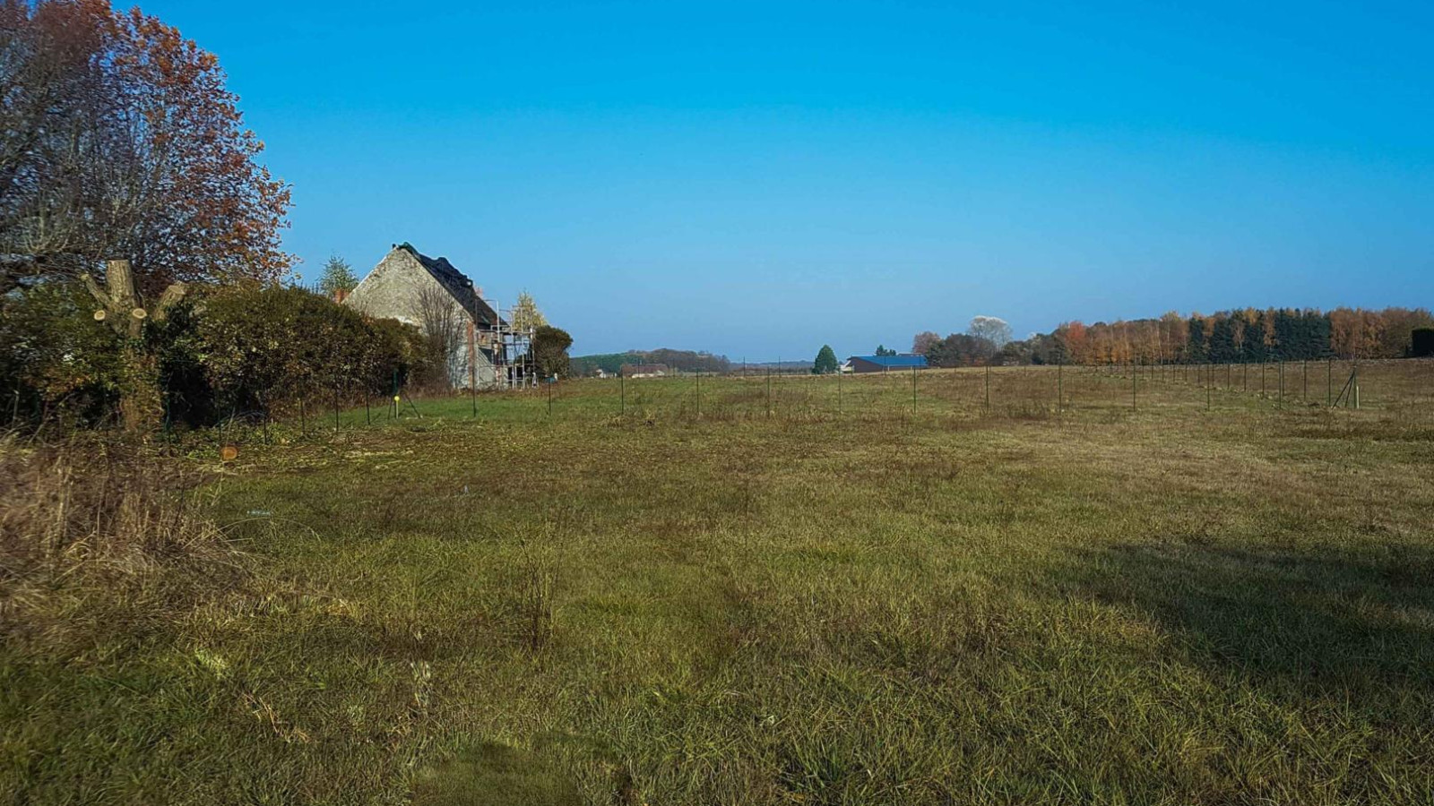 Terrain constructible de 978m2 à Amilly