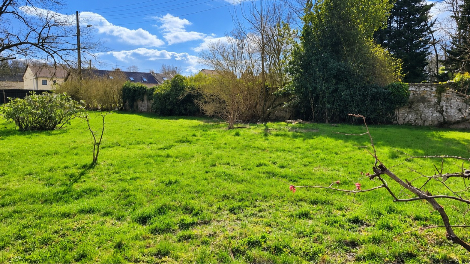 Terrain constructible de 326m2 à Rambouillet