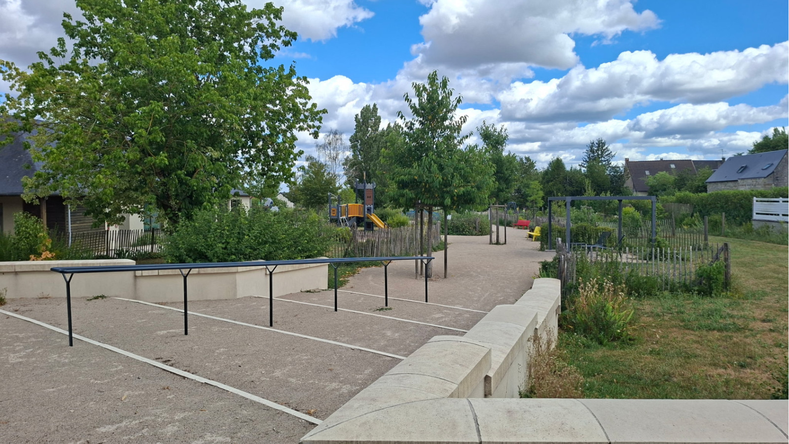 Terrain constructible de 720m2 à Messas
