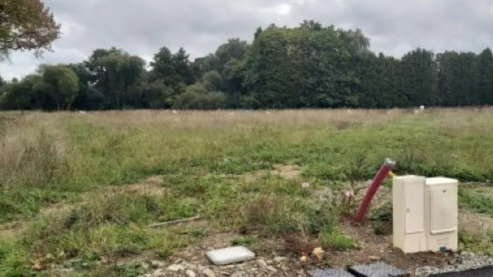 Terrain constructible de 536m2 à Saint-Martin-la-Pallu