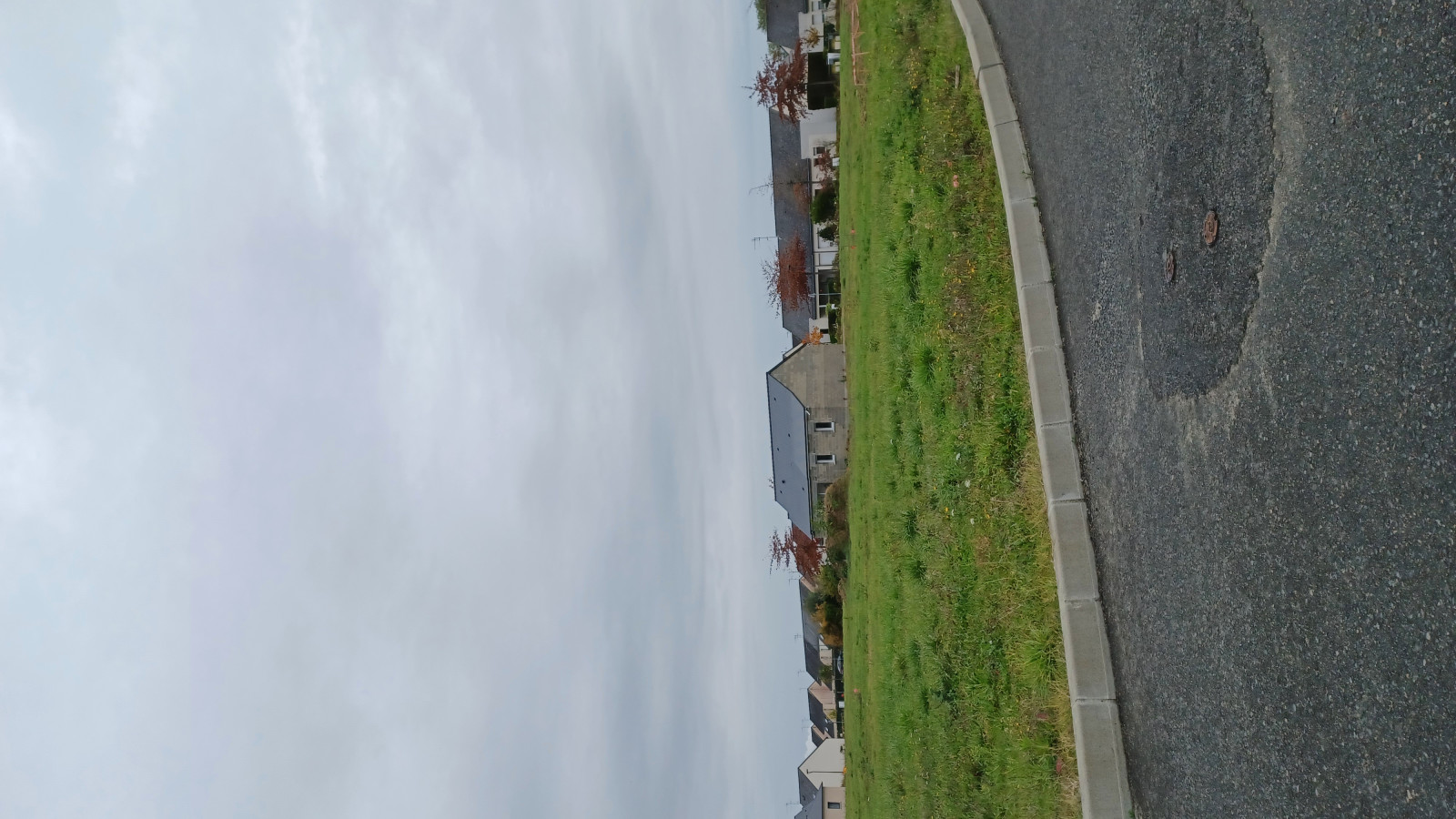 Terrain constructible de 600m2 à Allonnes
