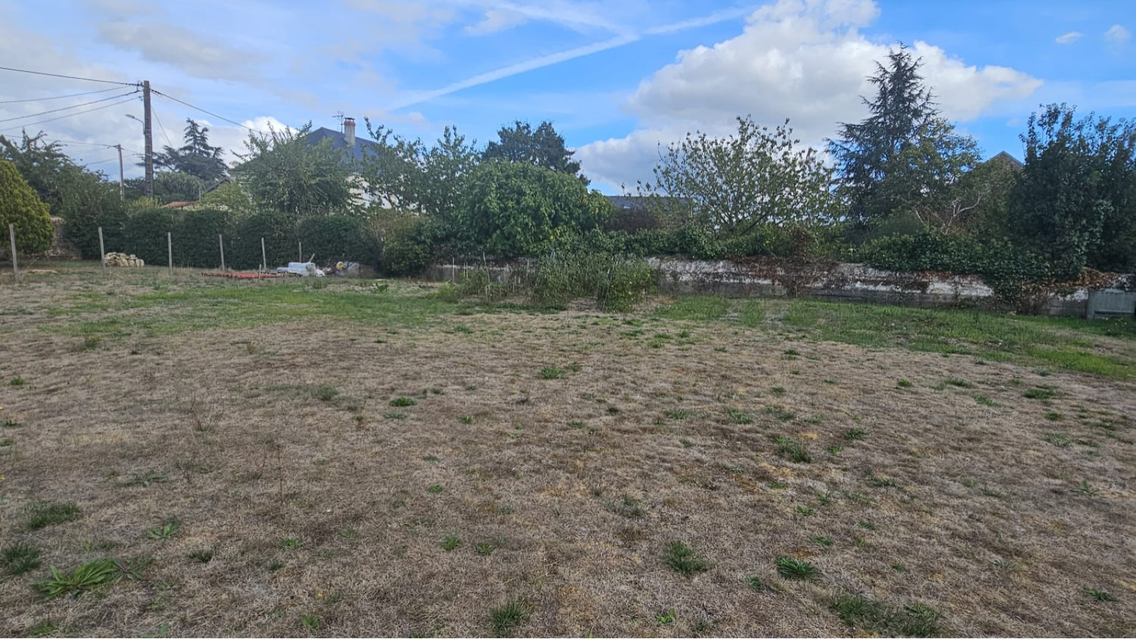 Terrain constructible de 824m2 à Doué-en-Anjou