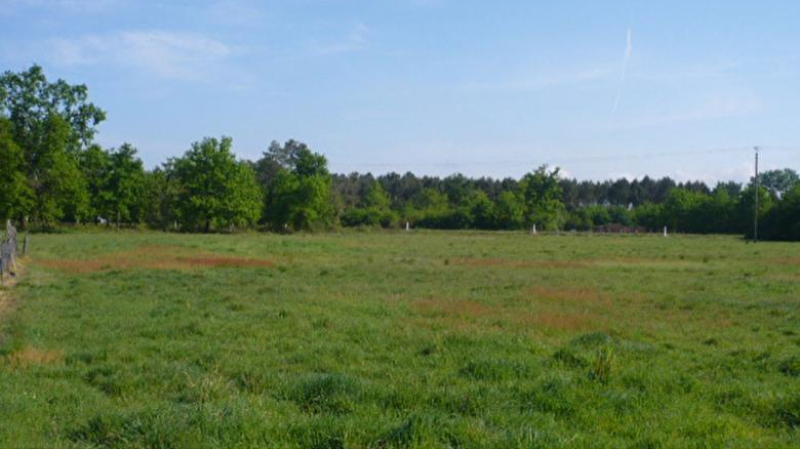 Terrain constructible de 410m2 à Houdan