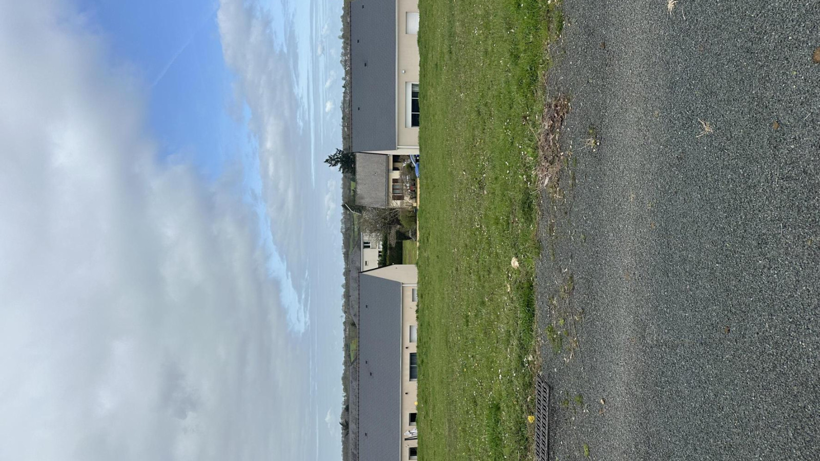 Terrain constructible de 417m2 à Candé