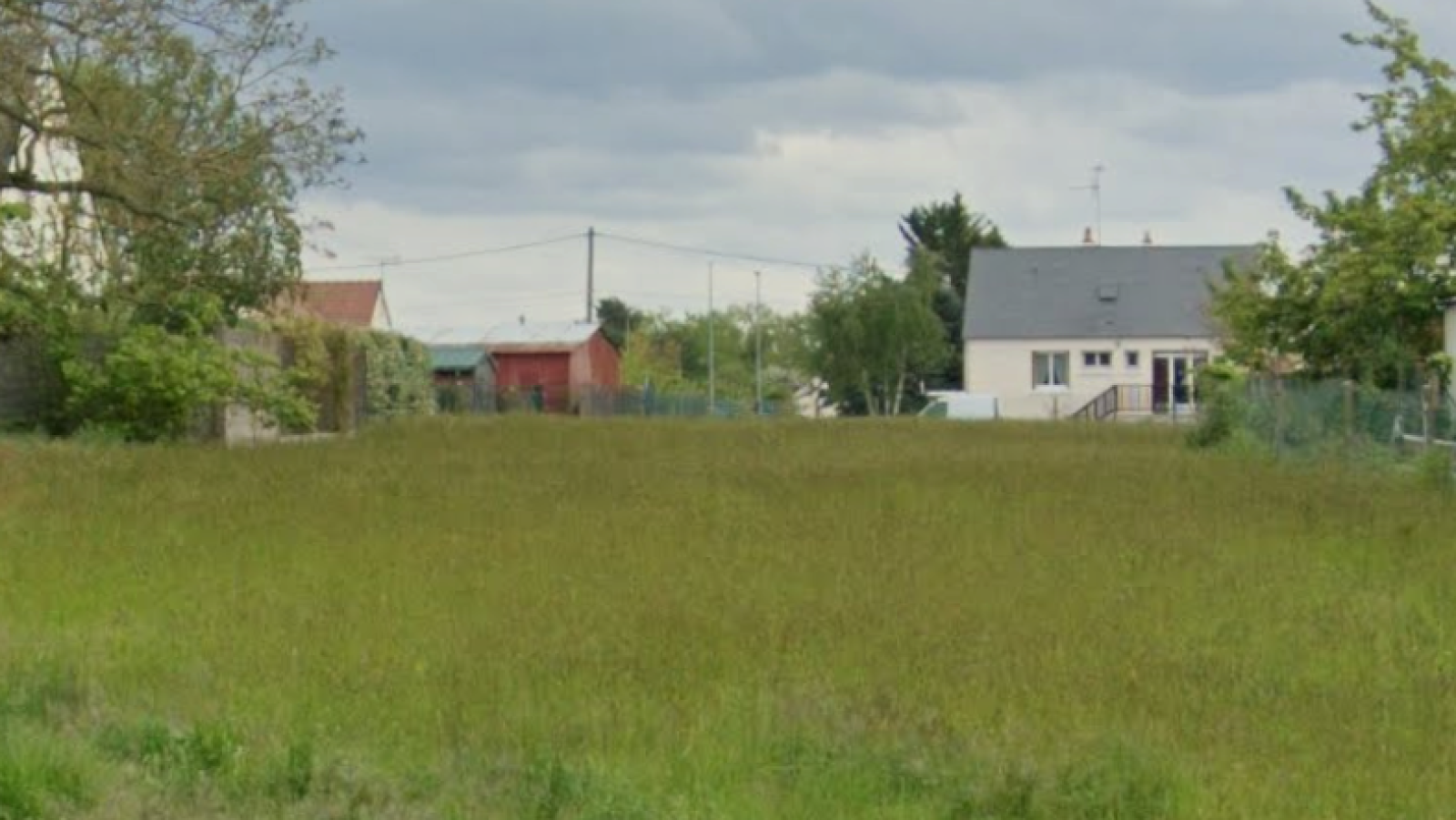 Terrain constructible de 560m2 à Cléry-Saint-André