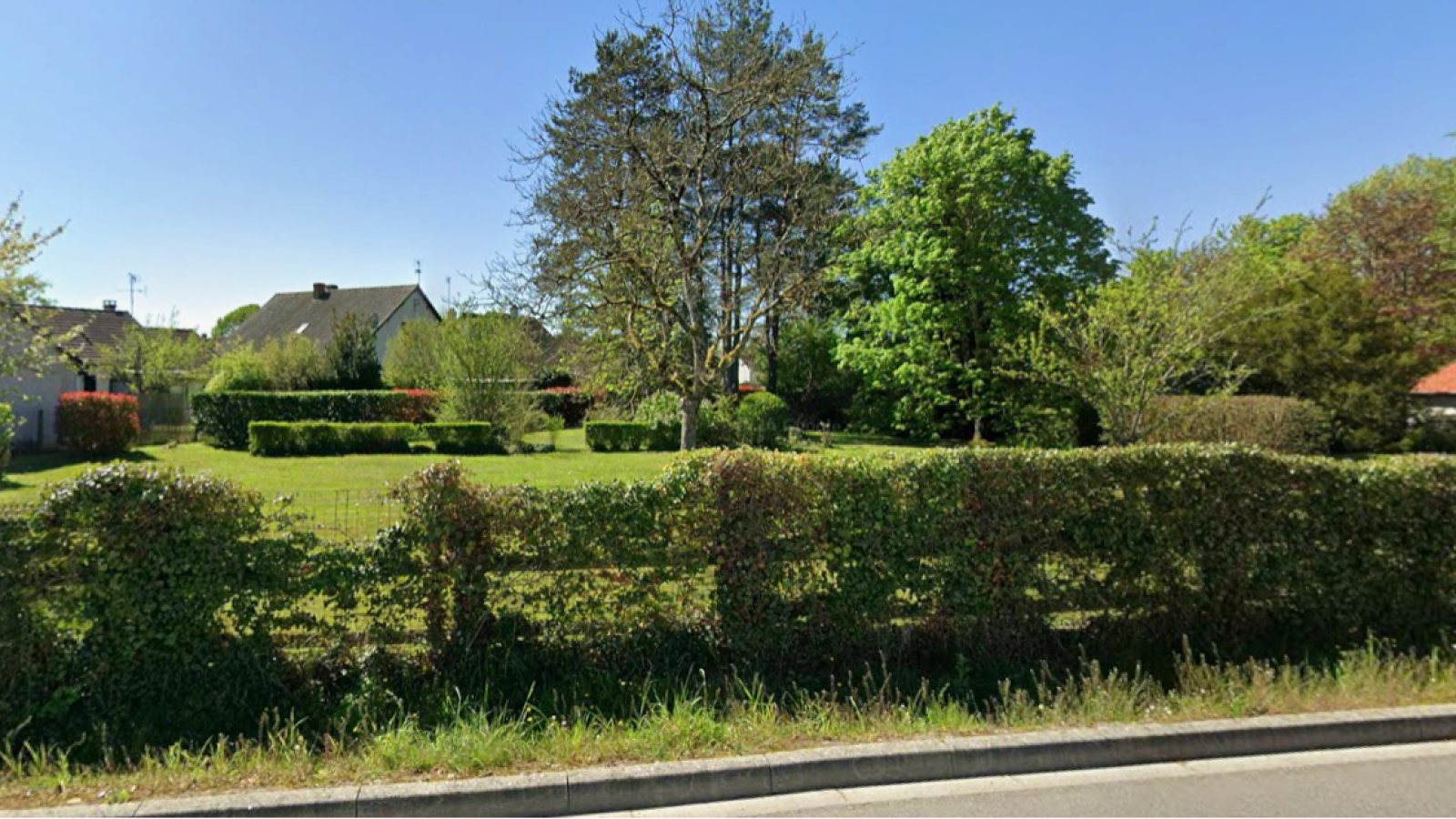 Terrain constructible de 580m2 à La Ferté-Saint-Aubin