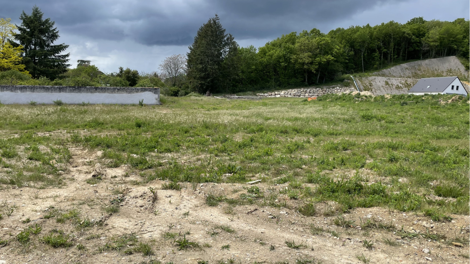 Terrain constructible de 522m2 à Azay-sur-Cher