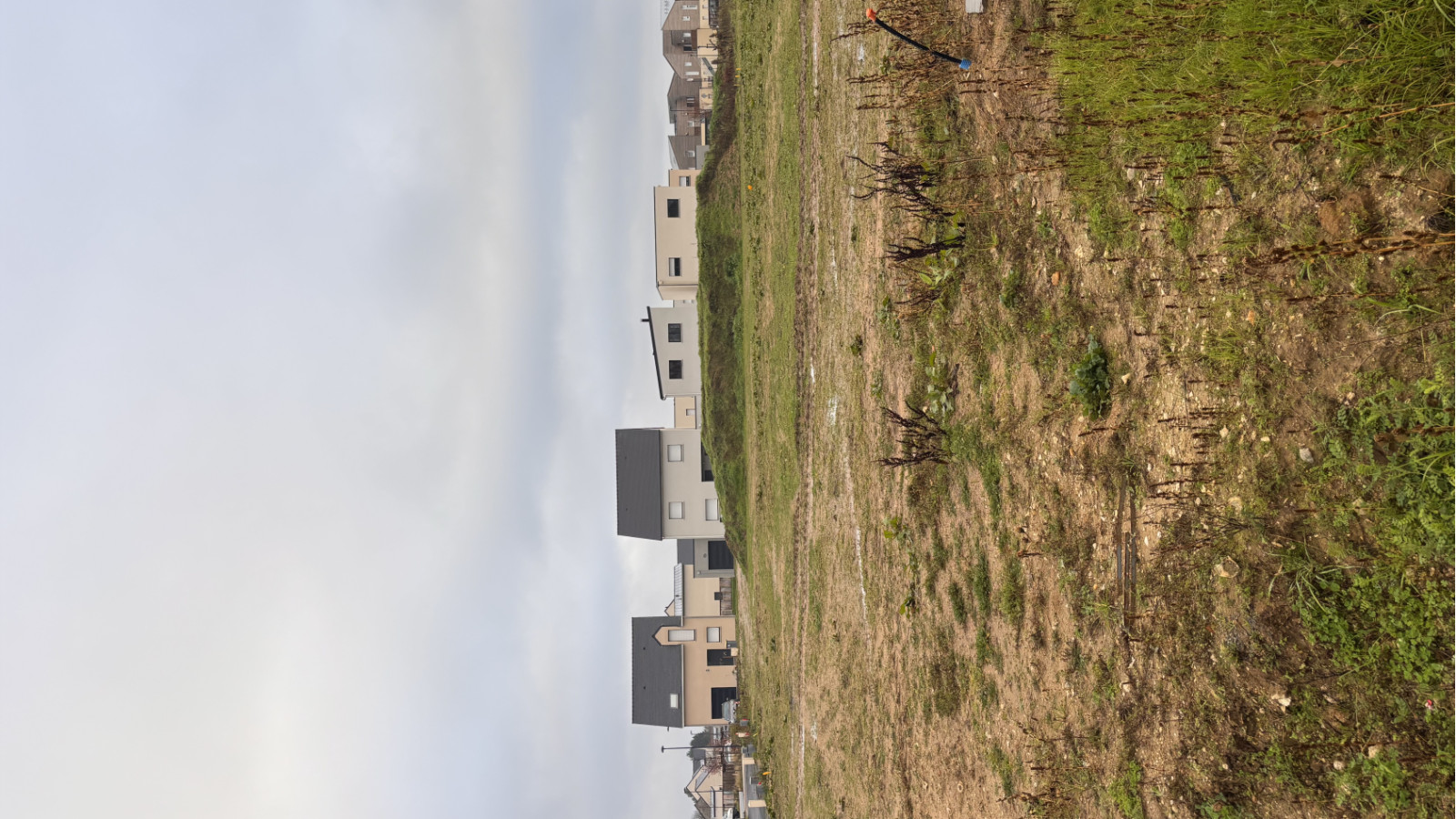 Terrain constructible de 284m2 à Seiches-sur-le-Loir