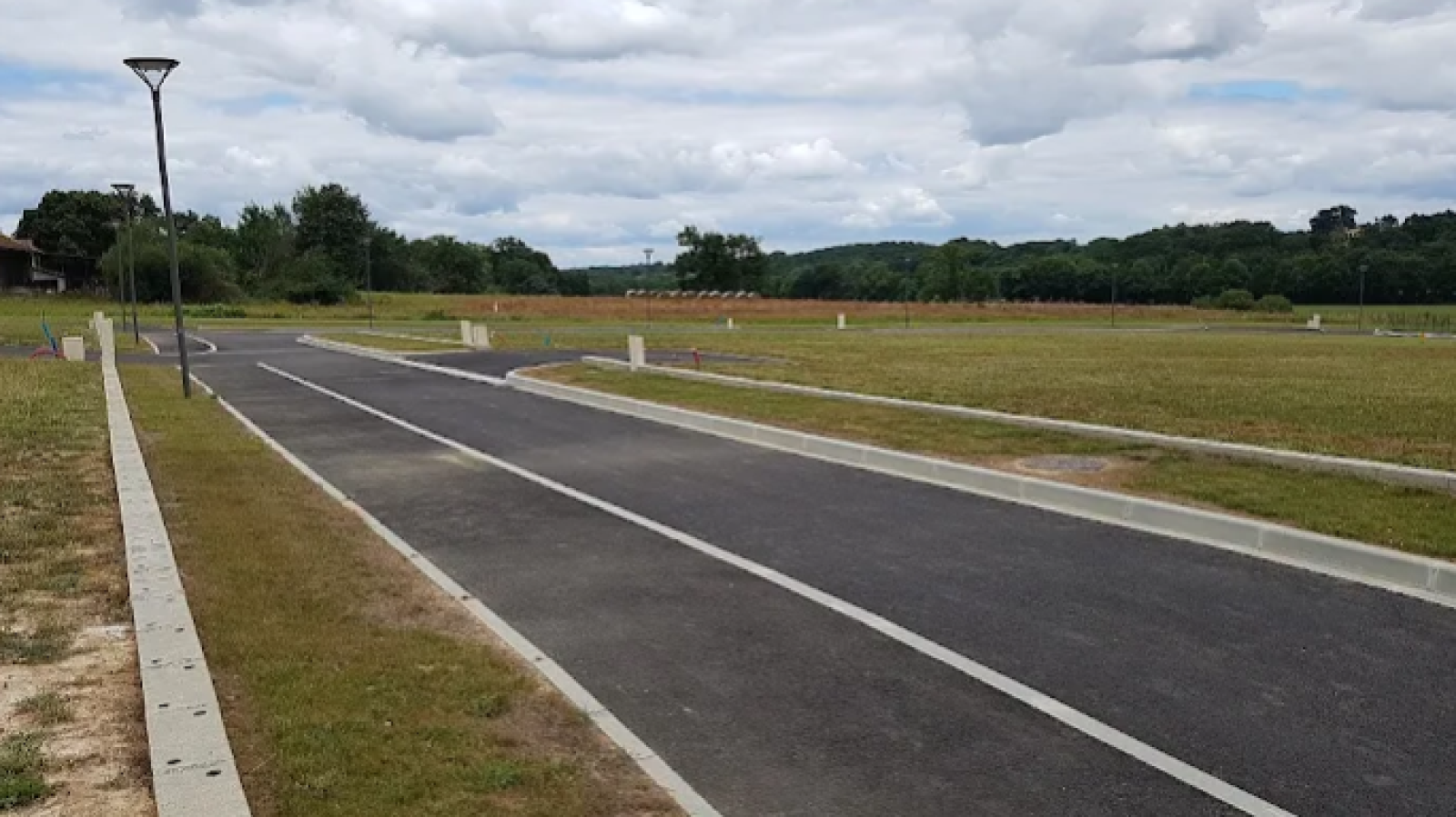 Terrain constructible de 565m2 à Fresnay-l'Évêque