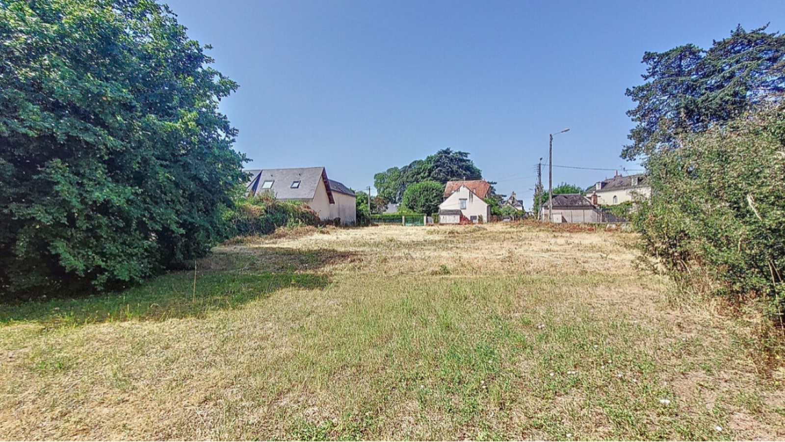 Terrain constructible de 2250m2 à Fondettes