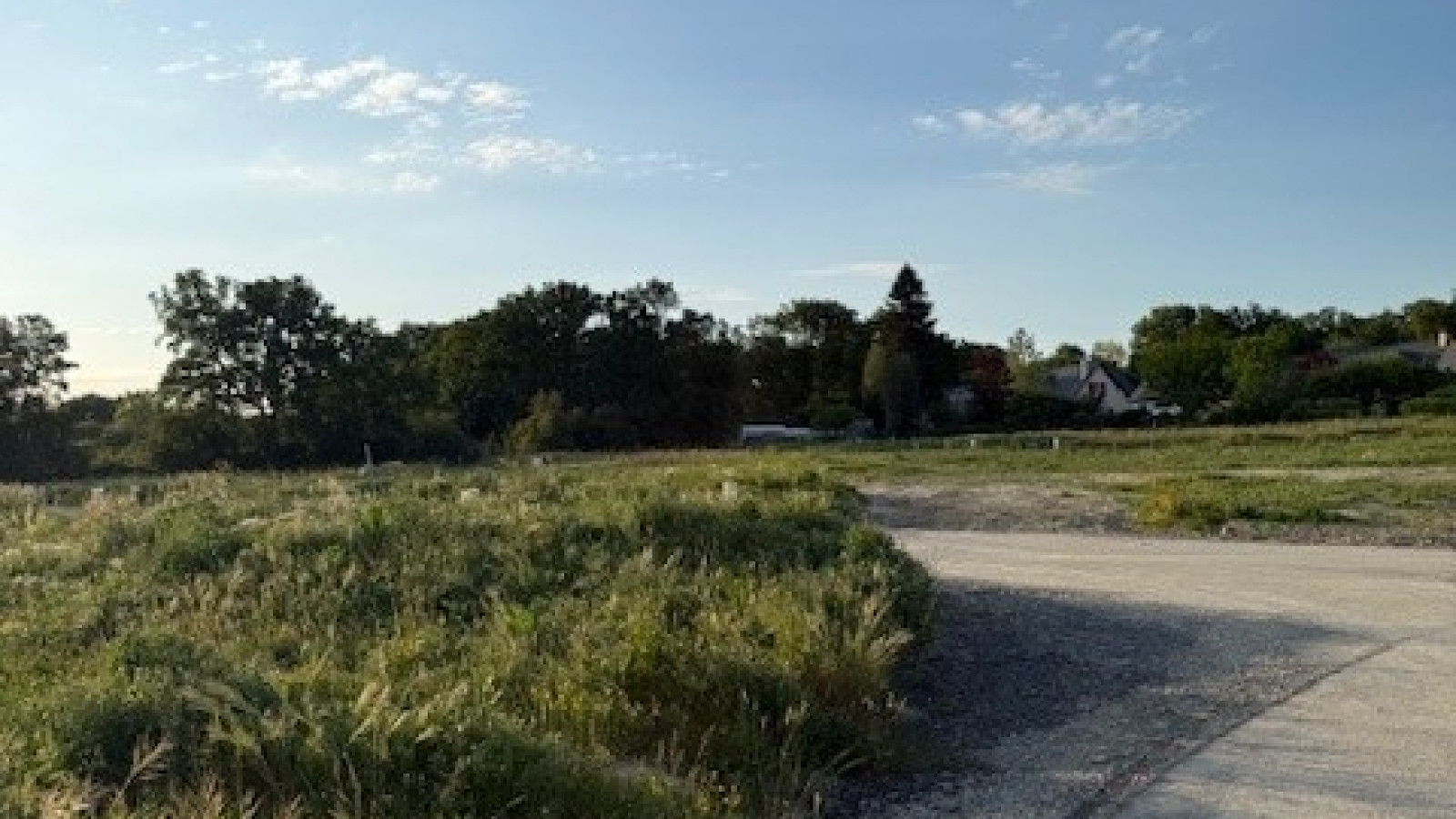 Terrain constructible de 354m2 à Bouchemaine