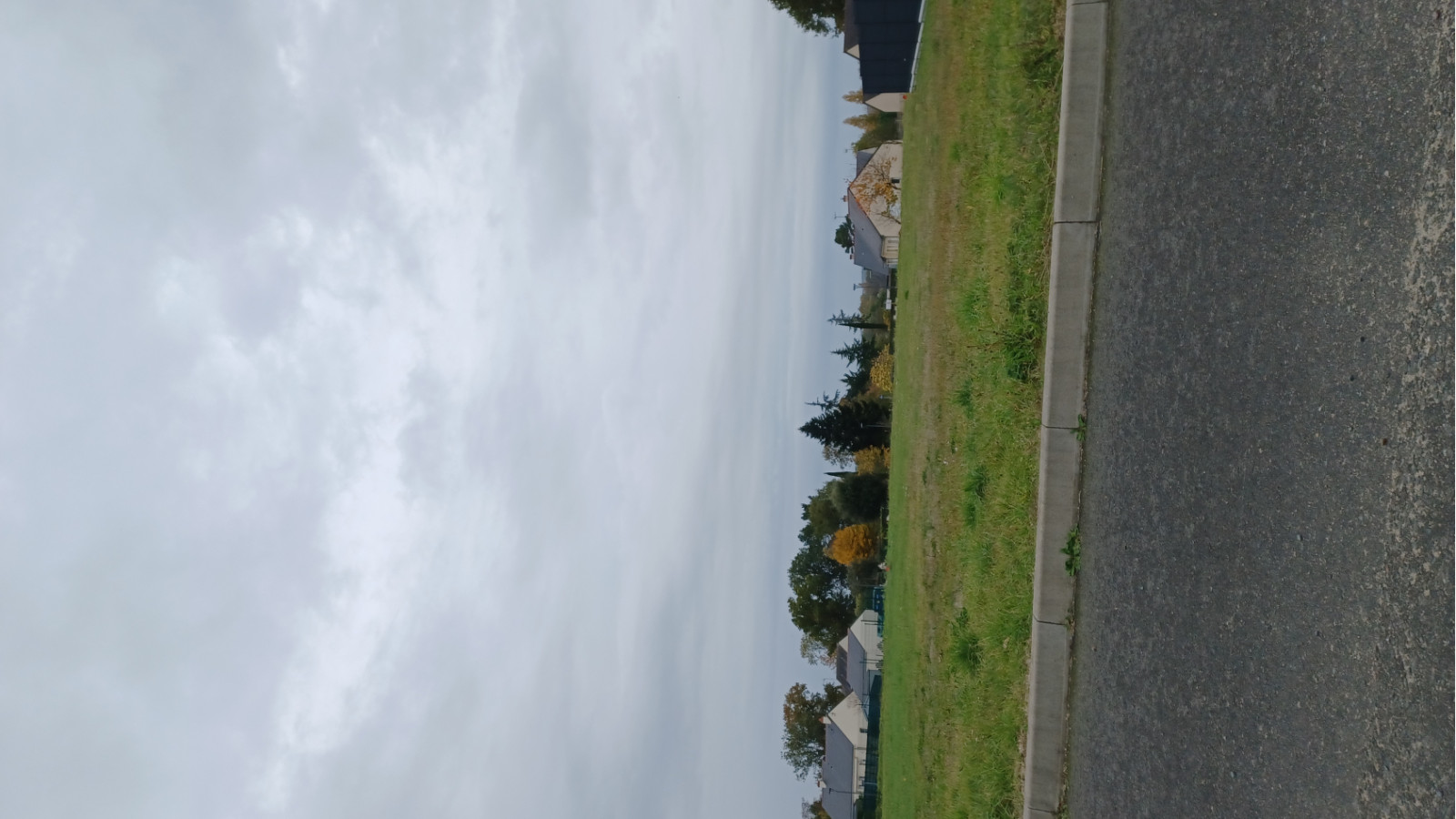 Terrain constructible de 794m2 à Allonnes