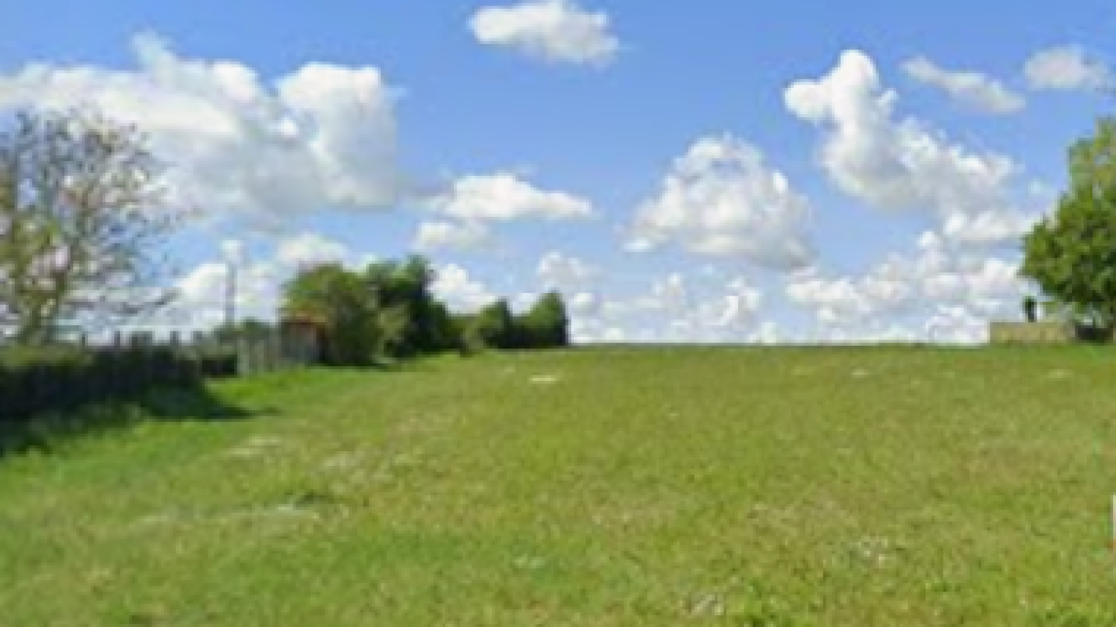 Terrain constructible de 967m2 à Saint-Ay